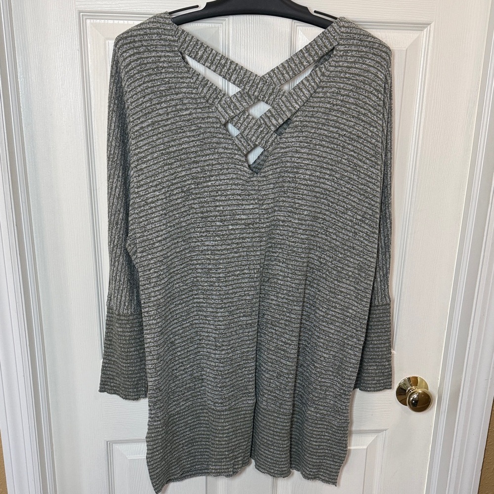BKE Gray V-Neck Sweater - Picture 9 of 11